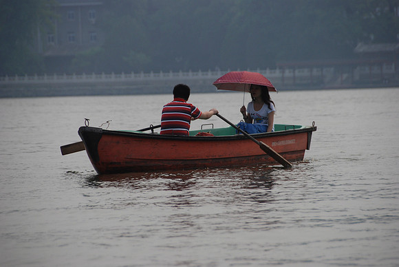 A couple out on a romantic date.
