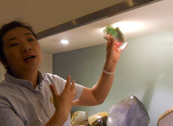 Explaining jadite and nephrite.