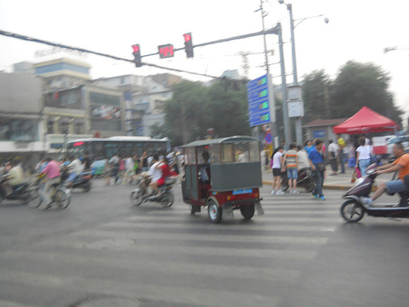 Street scenes in Xi'an.