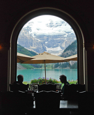 We did not dine there, but I wanted to!  The wait was too long.