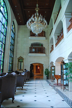 Very large chandelier in the lobby.