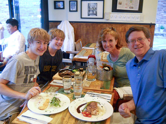 We enjoyed our meal at this place in Itaewon.