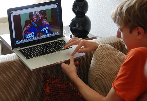 Trent Skypes with Beth, George, Steve and John.